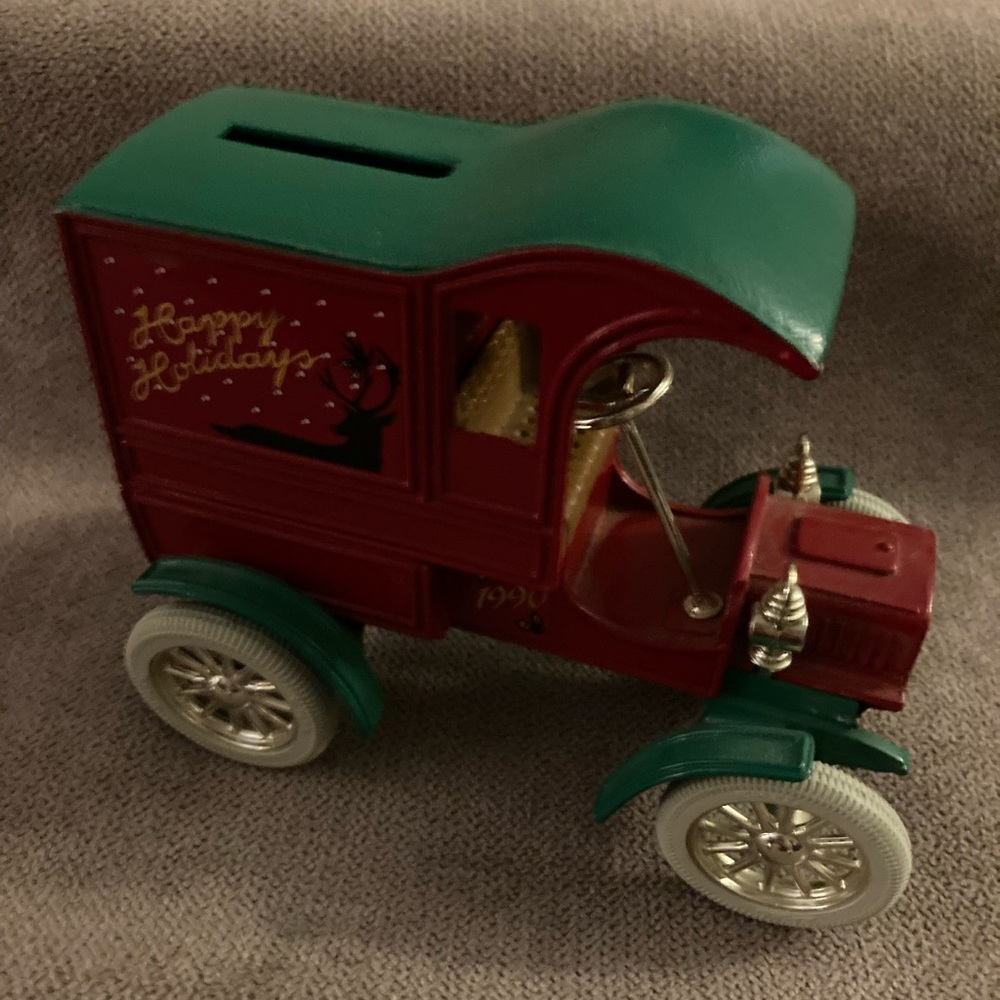 1990 Ertl Happy Holidays Replica 1905 Ford's First Delivery Truck Diecast Bank